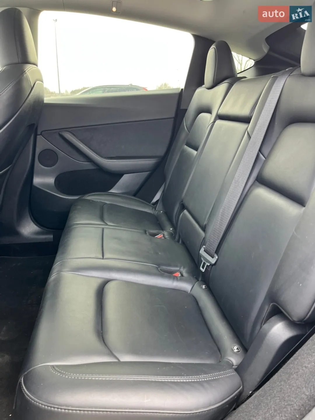 Tesla Model Y 2024 VIN 7SAYGDEE0RF078242 фото оголошення 7 з 15