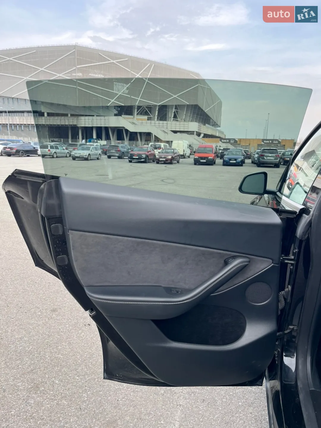 Tesla Model Y 2024 VIN 7SAYGDEE0RF078242 фото оголошення 6 з 15