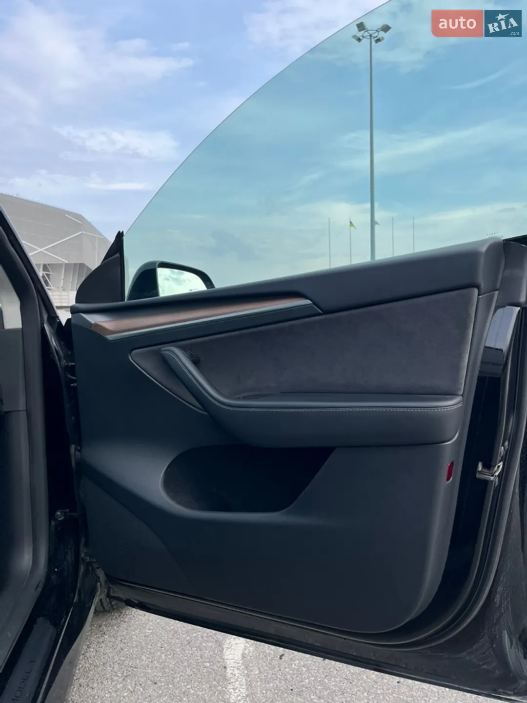 Tesla Model Y 2024 VIN 7SAYGDEE0RF078242 фото оголошення 12 з 15