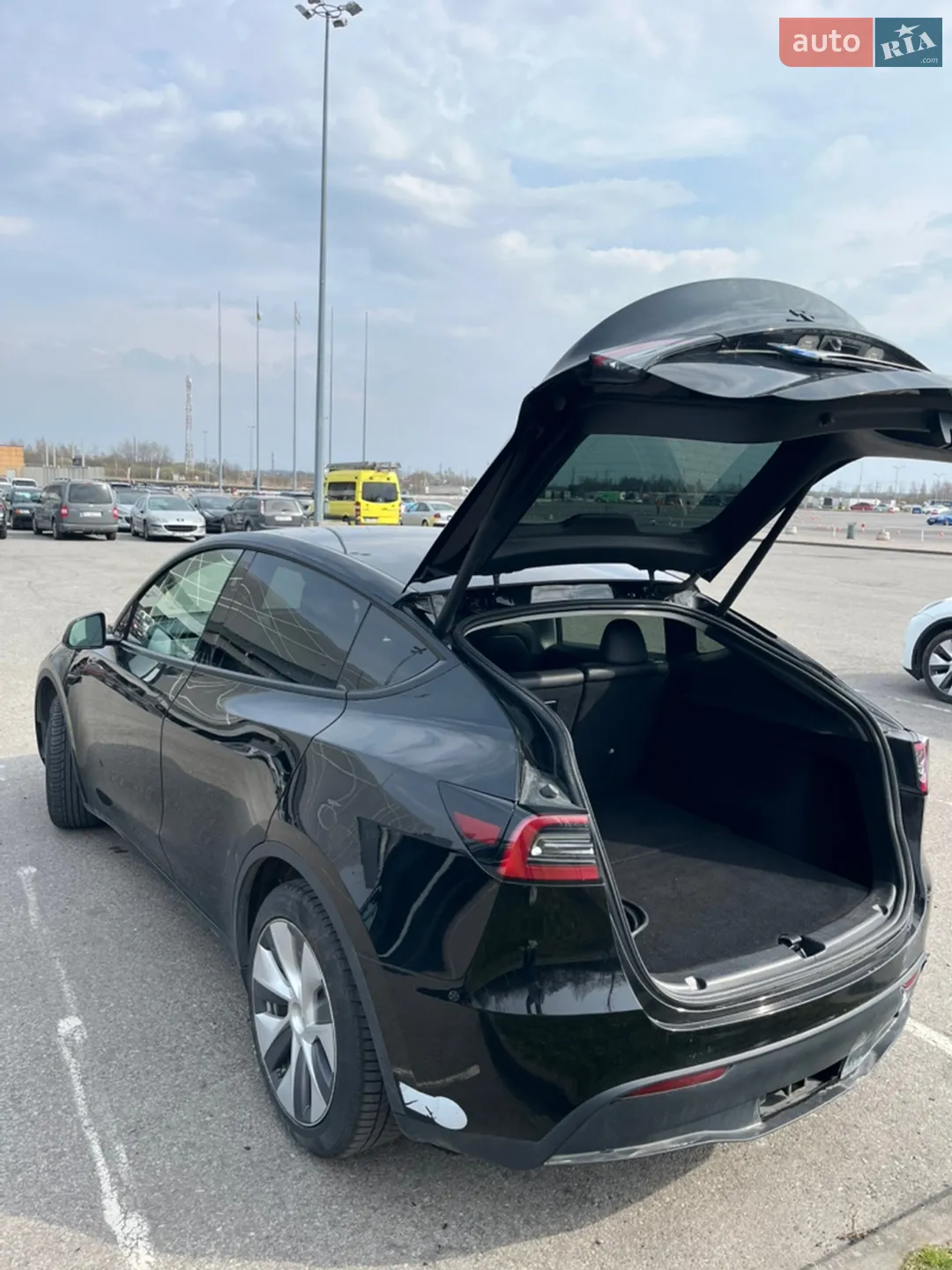 Tesla Model Y 2024 VIN 7SAYGDEE0RF078242 фото оголошення 14 з 15