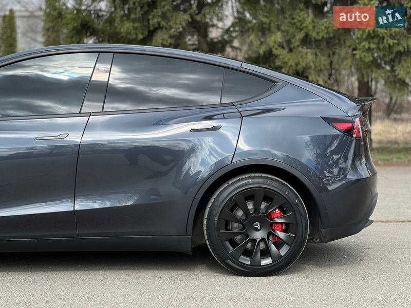 Позашляховик / Кросовер Tesla Model Y 2024 в Києві