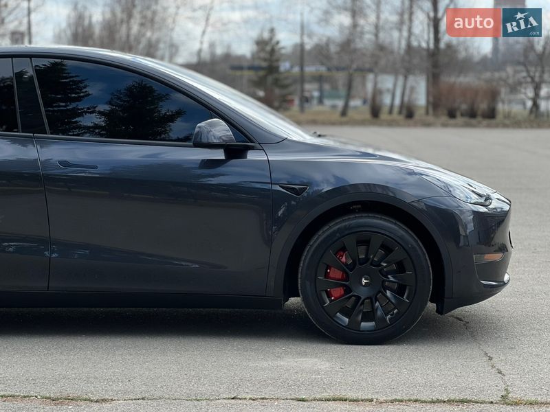Позашляховик / Кросовер Tesla Model Y 2024 в Києві