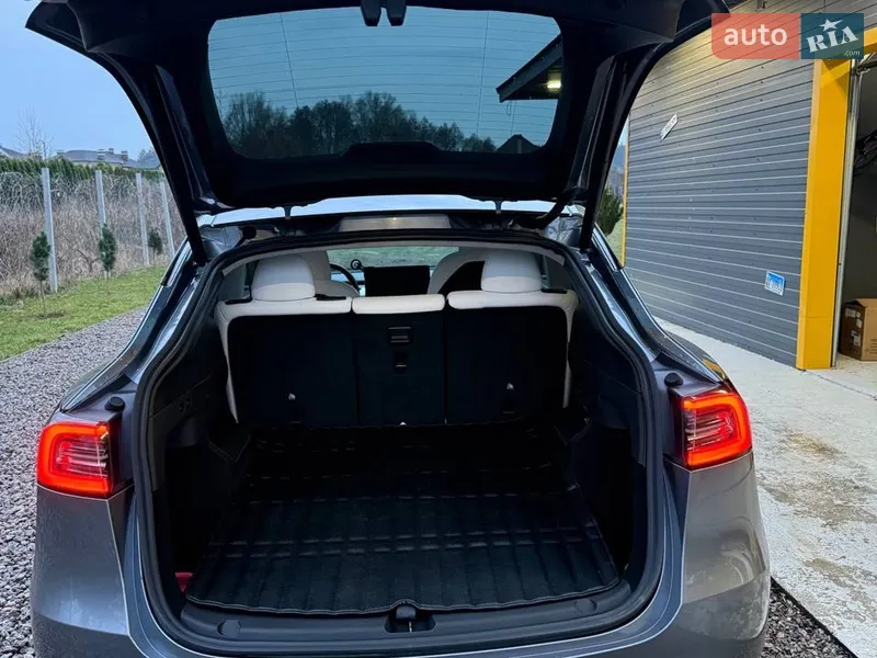 Tesla Model Y 2024 VIN 7SAYGAEE1RF179143 фото оголошення 16 з 78