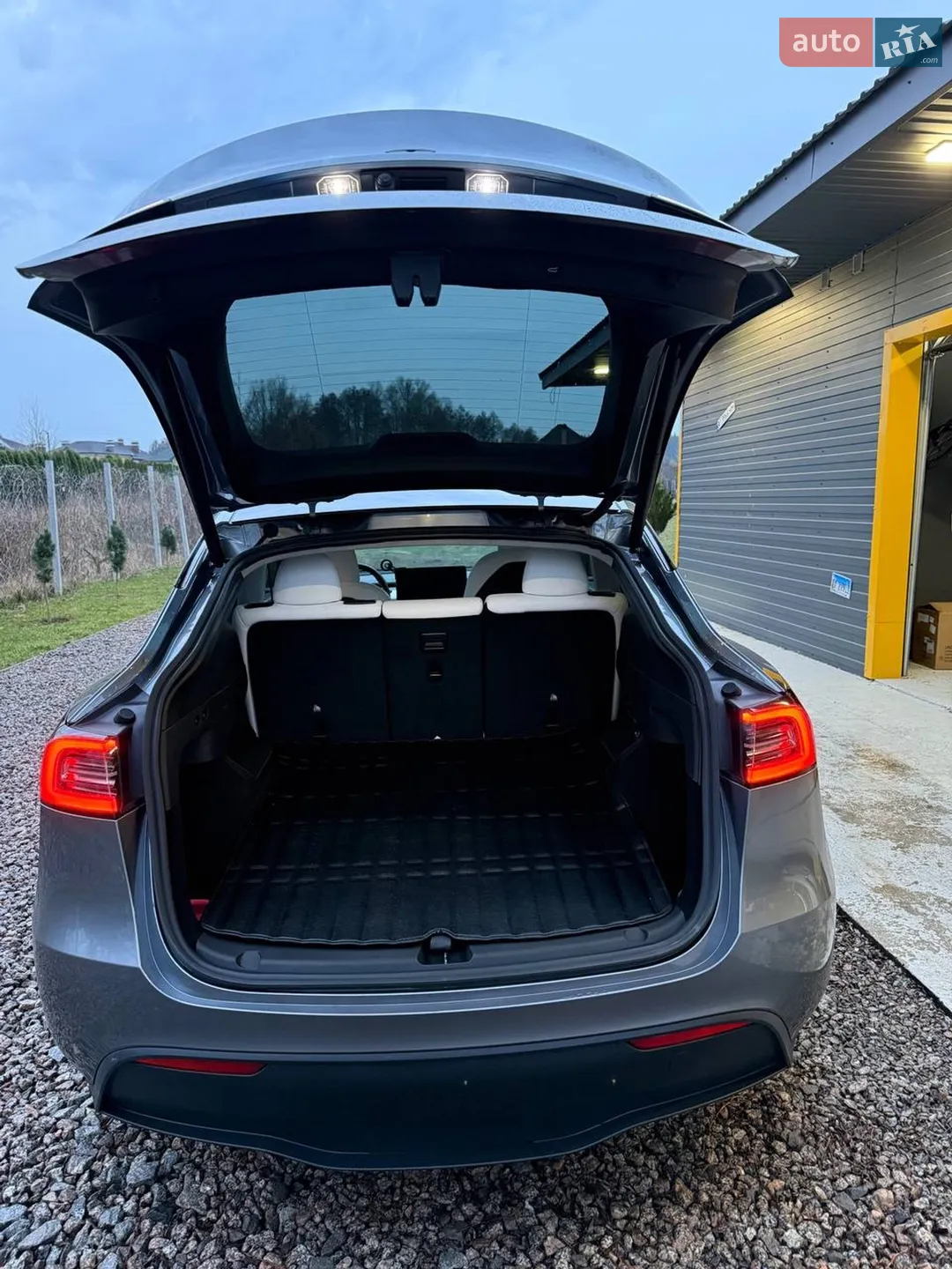 2024 Tesla Model Y - мініатюра 16