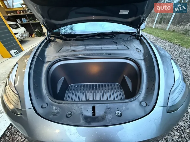 Tesla Model Y 2024 VIN 7SAYGAEE1RF179143 фото оголошення 35 з 78