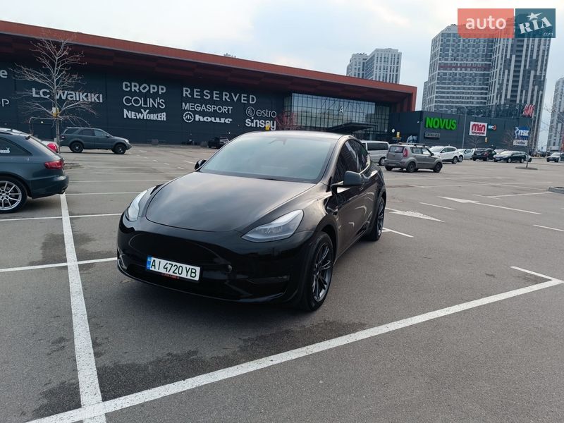 Позашляховик / Кросовер Tesla Model Y 2025 в Києві