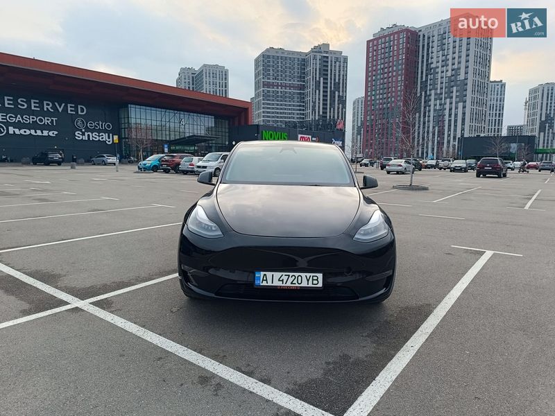 Позашляховик / Кросовер Tesla Model Y 2025 в Києві