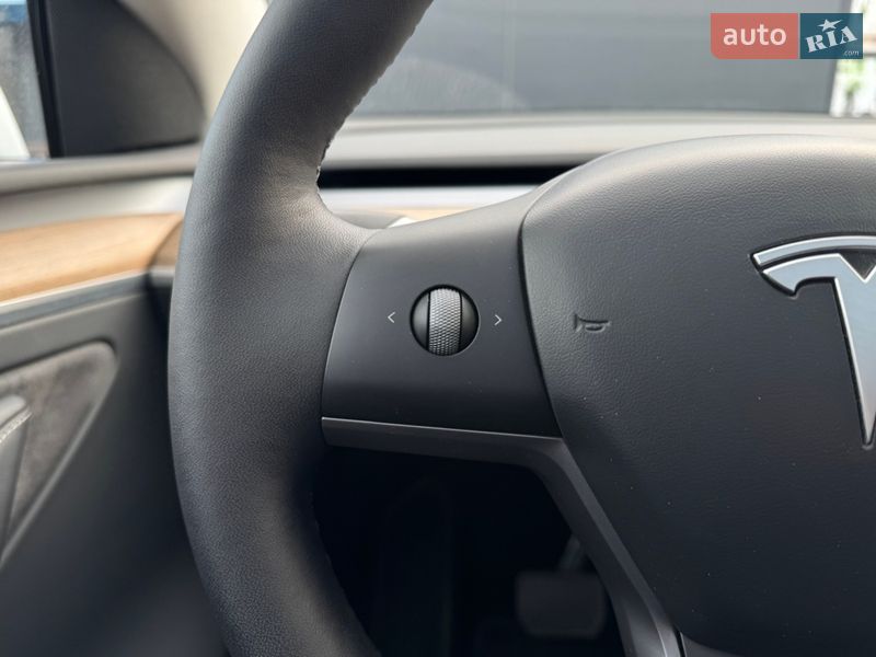 Внедорожник / Кроссовер Tesla Model Y 2024 в Киеве фото 22 Внедорожник / Кроссовер Tesla Model Y 2024 в Киеве