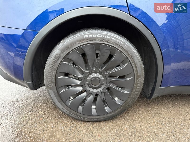 Внедорожник / Кроссовер Tesla Model Y 2021 в Ровно