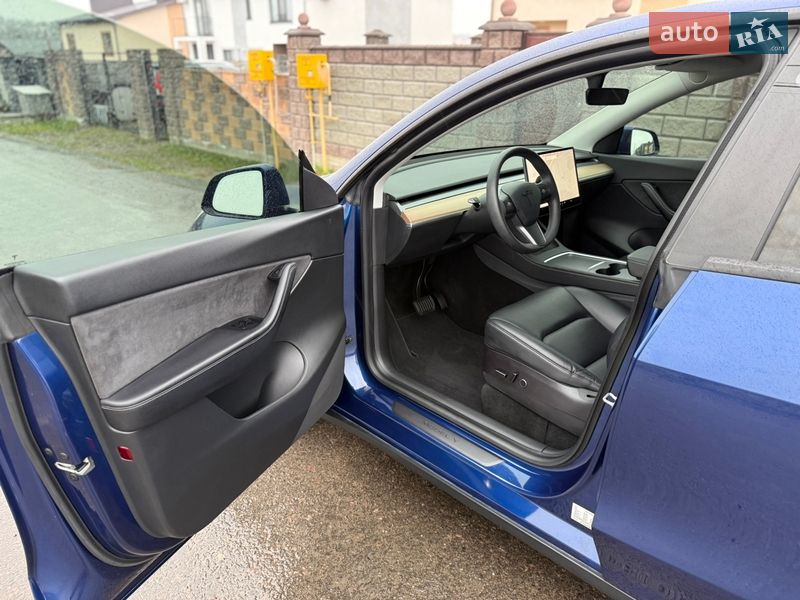 Внедорожник / Кроссовер Tesla Model Y 2021 в Ровно