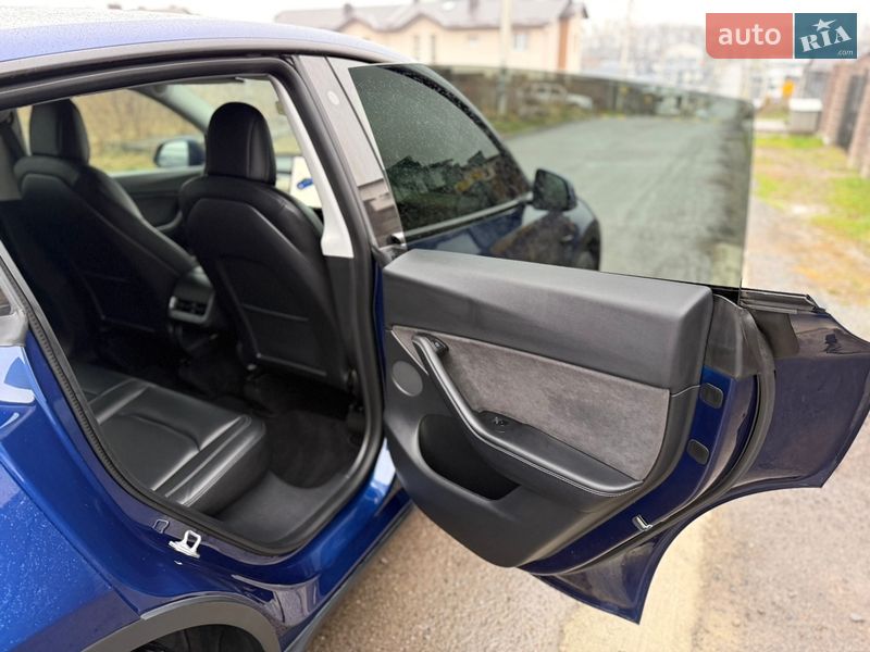 Внедорожник / Кроссовер Tesla Model Y 2021 в Ровно