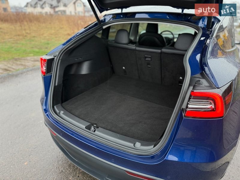 Внедорожник / Кроссовер Tesla Model Y 2021 в Ровно
