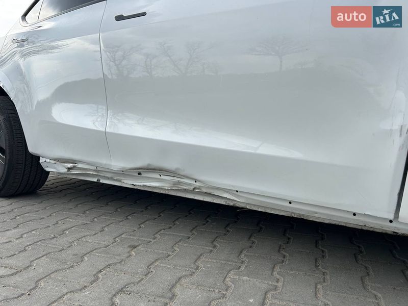 Позашляховик / Кросовер Tesla Model Y 2024 в Умані фото 14 Позашляховик / Кросовер Tesla Model Y 2024 в Умані