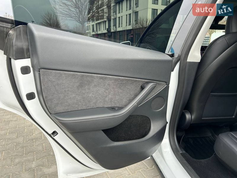Позашляховик / Кросовер Tesla Model Y 2024 в Умані фото 22 Позашляховик / Кросовер Tesla Model Y 2024 в Умані