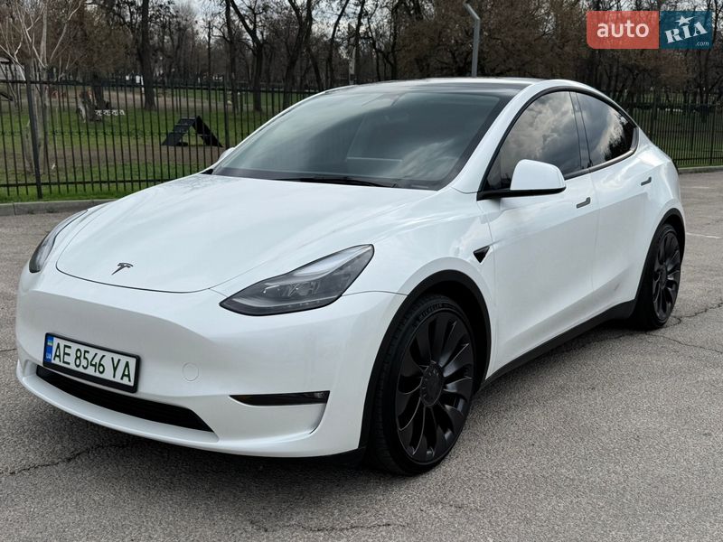 Tesla Model Y 2023