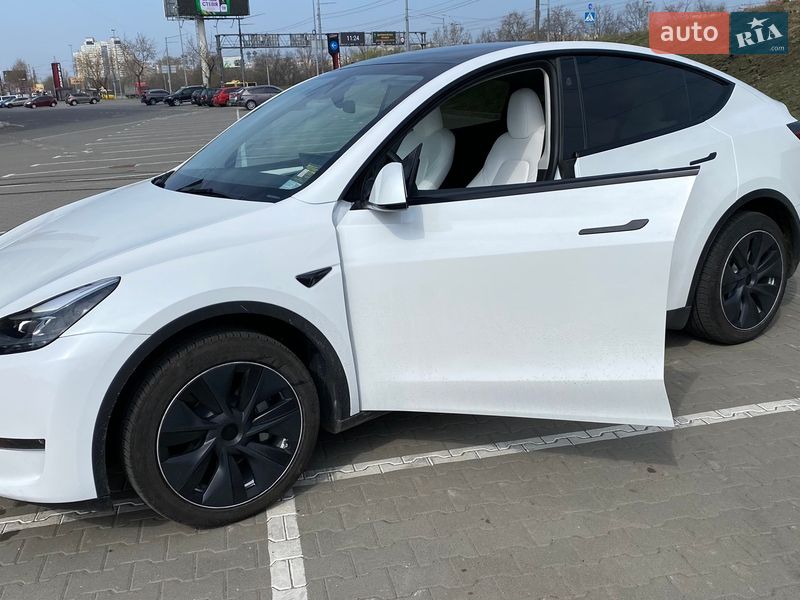 Позашляховик / Кросовер Tesla Model Y 2023 в Києві