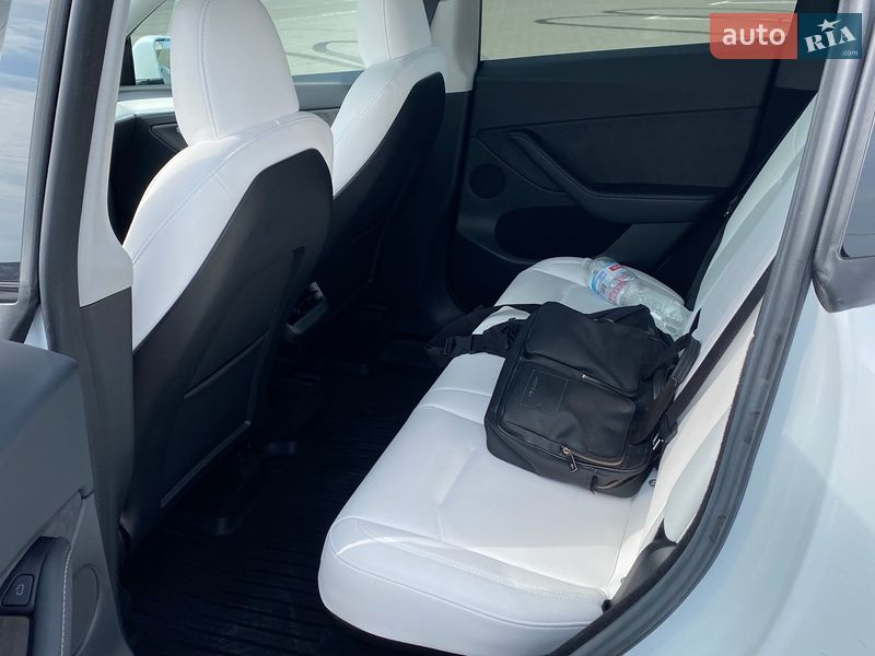 Позашляховик / Кросовер Tesla Model Y 2023 в Києві