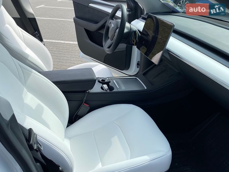 Позашляховик / Кросовер Tesla Model Y 2023 в Києві