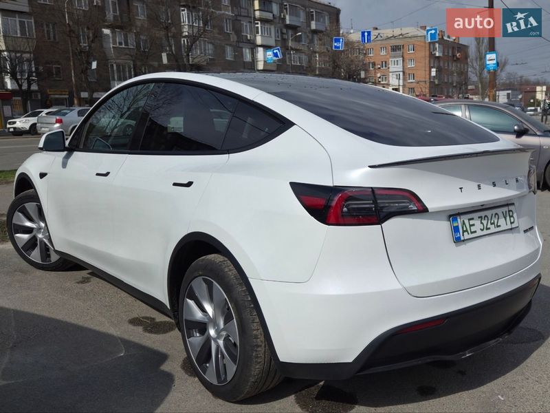 Позашляховик / Кросовер Tesla Model Y 2023 в Дніпрі