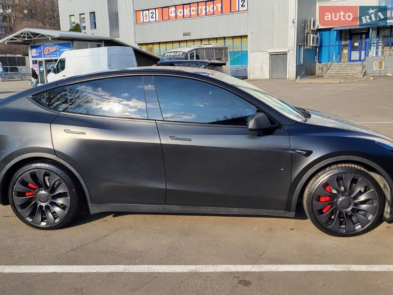 Позашляховик / Кросовер Tesla Model Y 2022 в Києві
