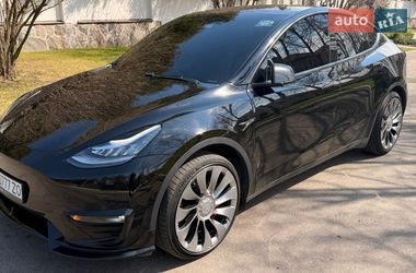 Внедорожник / Кроссовер Tesla Model Y 2020 в Киеве