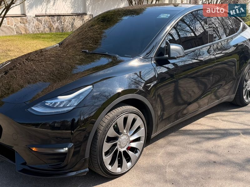 Внедорожник / Кроссовер Tesla Model Y 2020 в Киеве