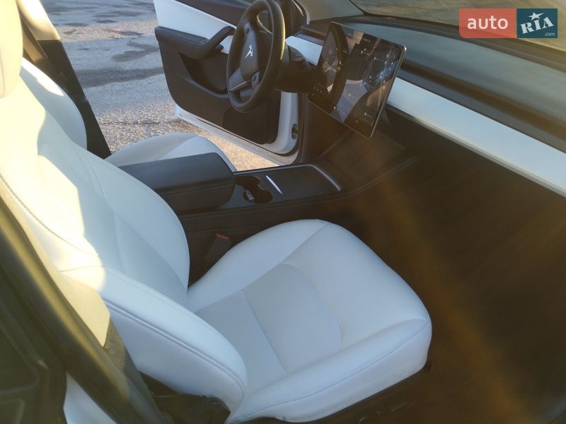 Позашляховик / Кросовер Tesla Model Y 2021 в Дніпрі