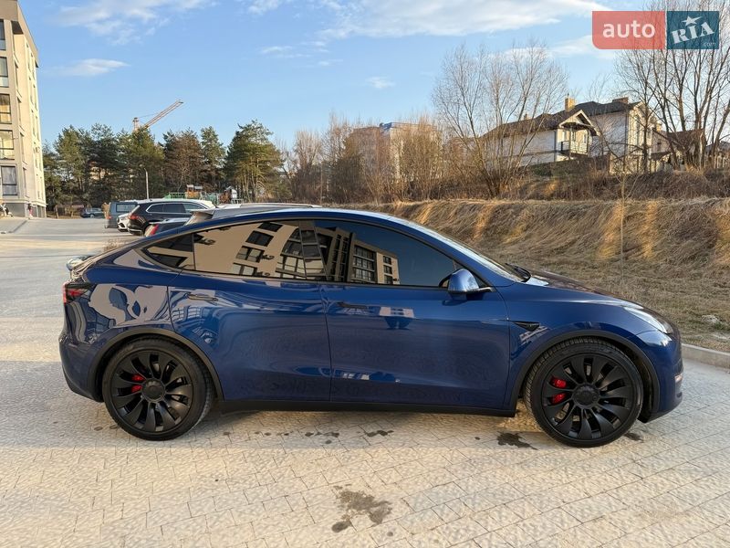 Позашляховик / Кросовер Tesla Model Y 2021 в Львові