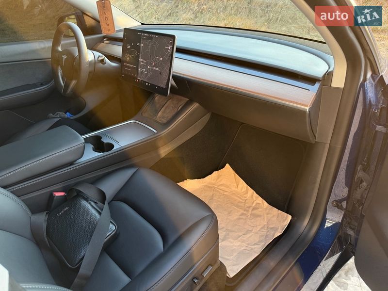 Позашляховик / Кросовер Tesla Model Y 2021 в Львові
