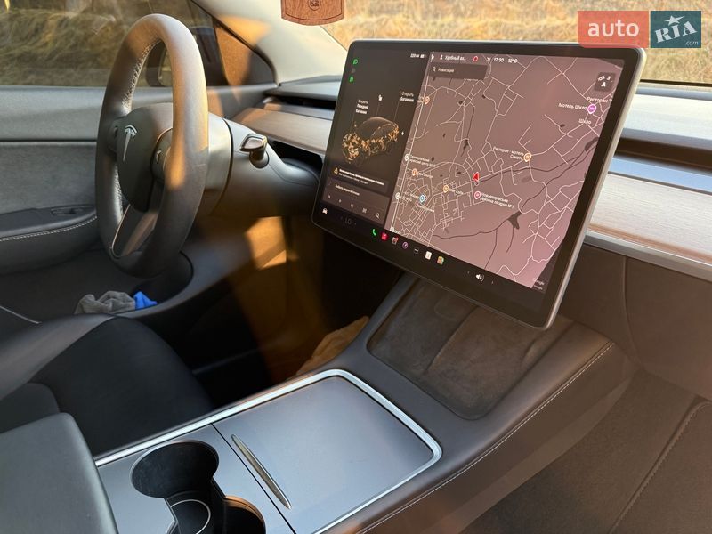 Позашляховик / Кросовер Tesla Model Y 2021 в Львові