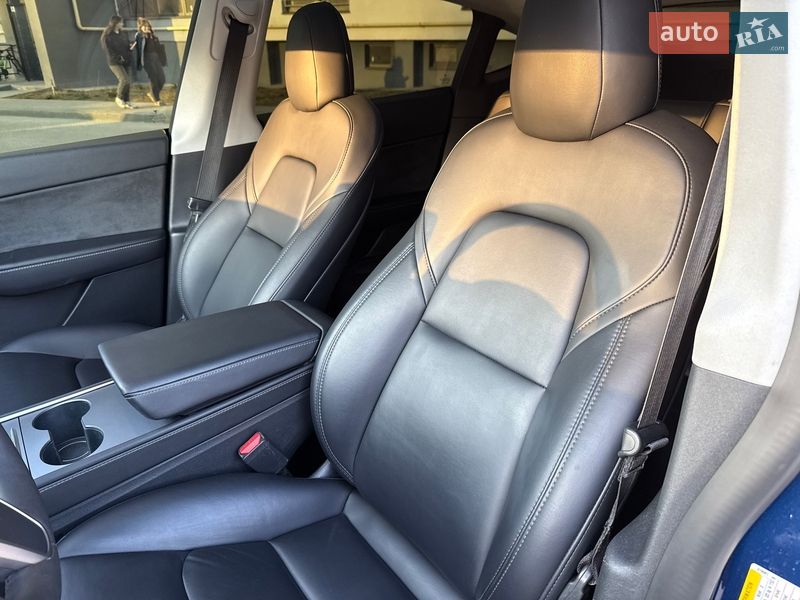 Позашляховик / Кросовер Tesla Model Y 2021 в Львові