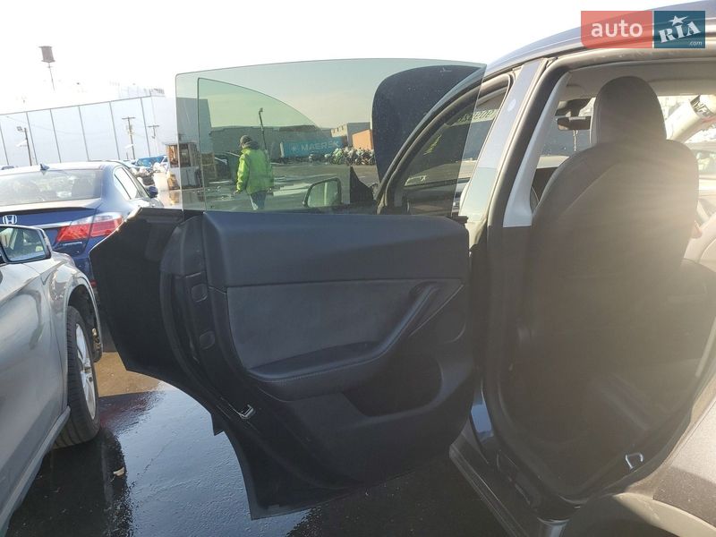 Позашляховик / Кросовер Tesla Model Y 2024 в Запоріжжі фото 41 Позашляховик / Кросовер Tesla Model Y 2024 в Запоріжжі
