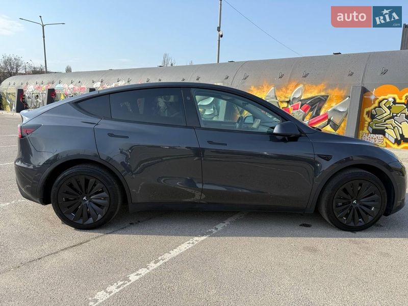 Позашляховик / Кросовер Tesla Model Y 2024 в Києві фото 7 Позашляховик / Кросовер Tesla Model Y 2024 в Києві