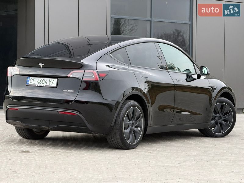 Позашляховик / Кросовер Tesla Model Y 2024 в Чернівцях фото 4 Позашляховик / Кросовер Tesla Model Y 2024 в Чернівцях