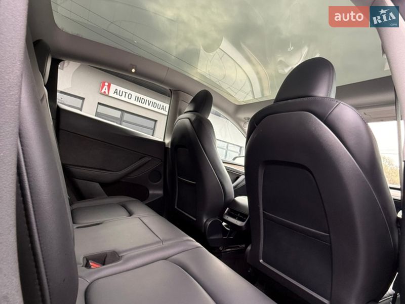 Позашляховик / Кросовер Tesla Model Y 2024 в Чернівцях фото 19 Позашляховик / Кросовер Tesla Model Y 2024 в Чернівцях