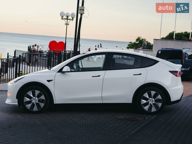 Внедорожник / Кроссовер Tesla Model Y 2022 в Черноморске