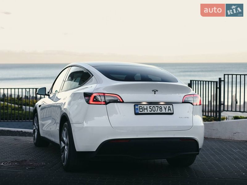 Внедорожник / Кроссовер Tesla Model Y 2022 в Черноморске