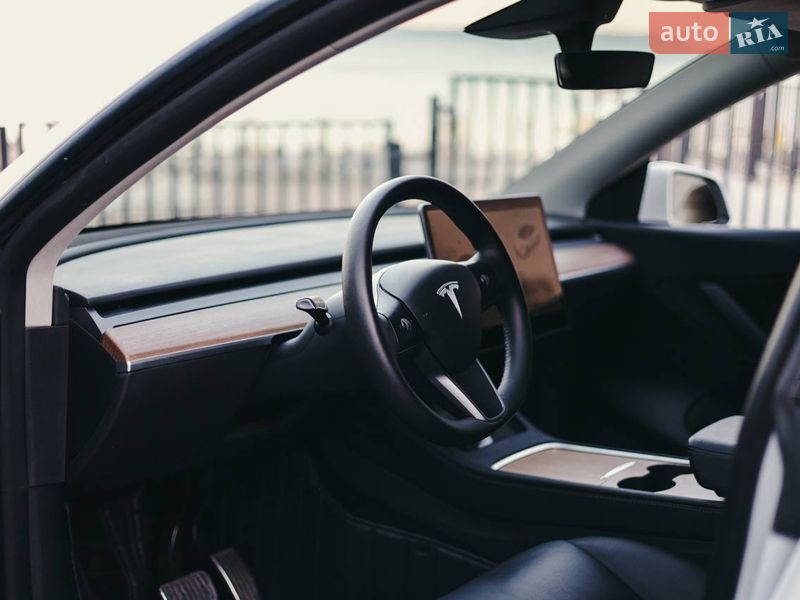 Внедорожник / Кроссовер Tesla Model Y 2022 в Черноморске