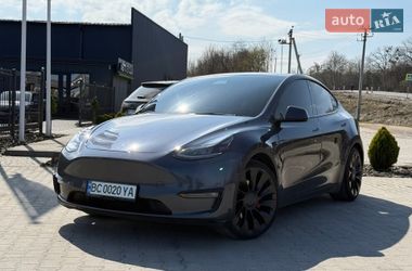 Позашляховик / Кросовер Tesla Model Y 2022 в Львові