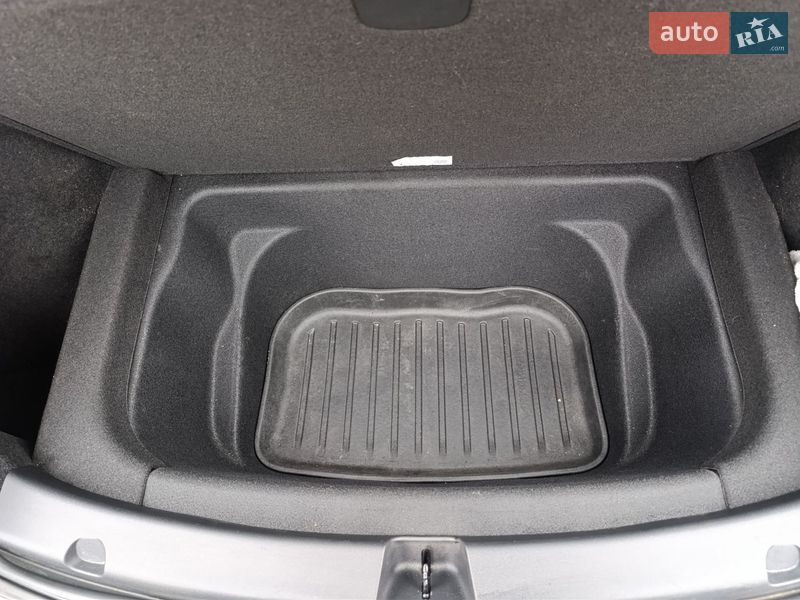 Позашляховик / Кросовер Tesla Model Y 2020 в Харкові