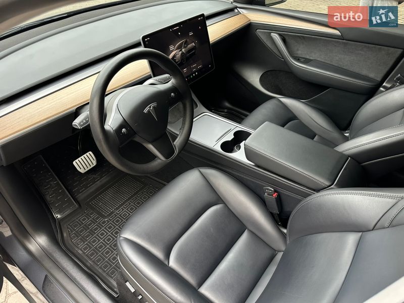 Позашляховик / Кросовер Tesla Model Y 2023 в Кременчуці фото 30 Позашляховик / Кросовер Tesla Model Y 2023 в Кременчуці