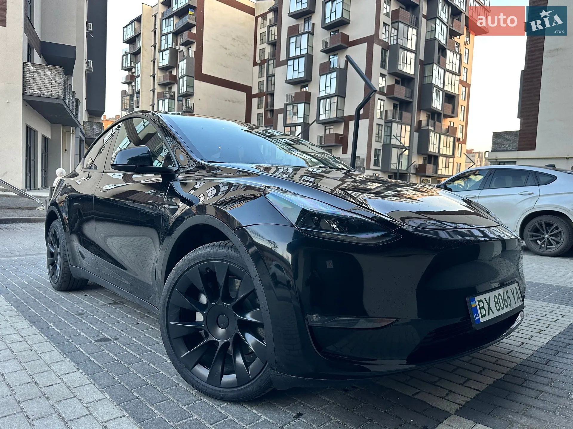 2022 Tesla Model Y - мініатюра 2
