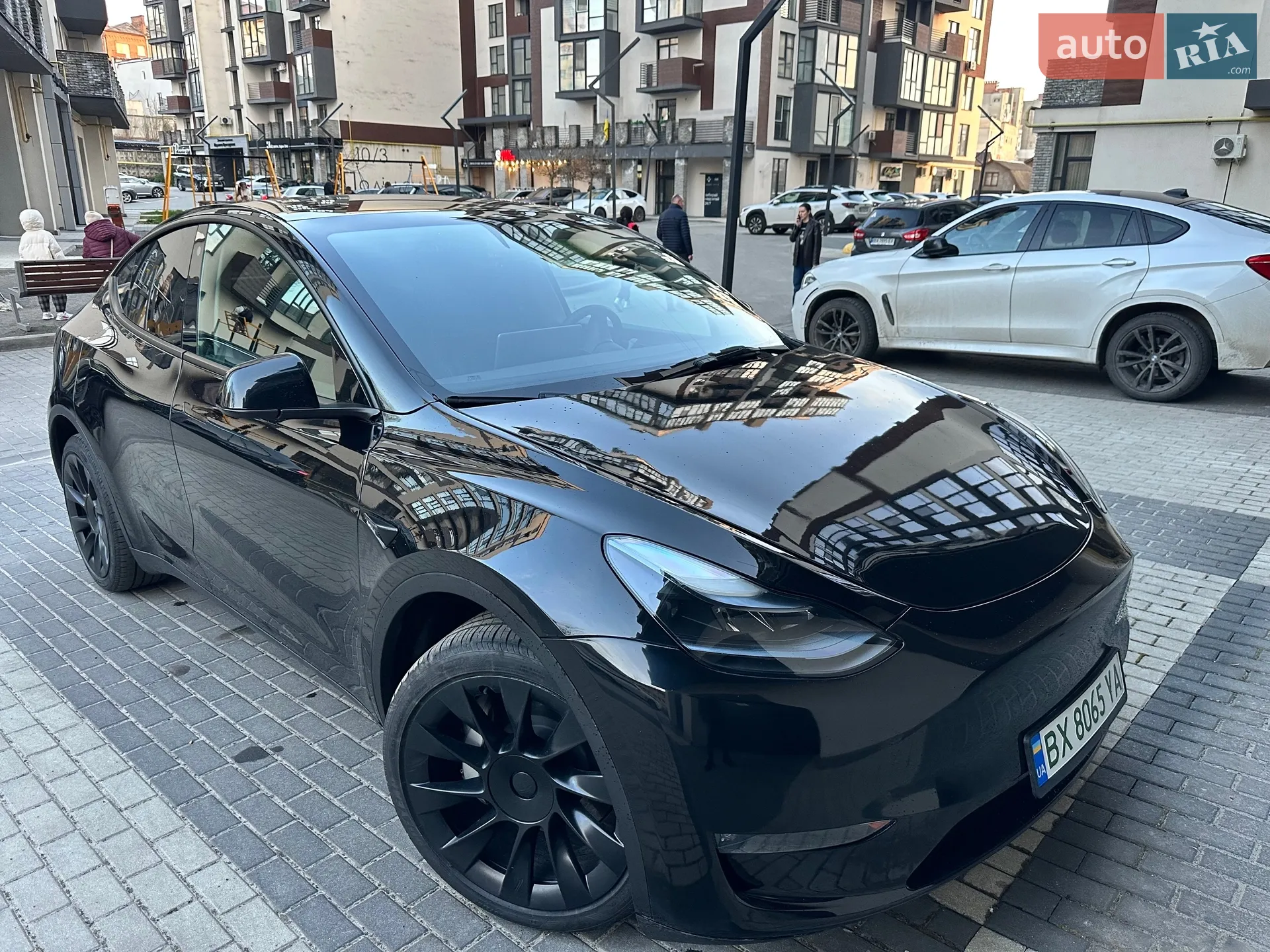 2022 Tesla Model Y - мініатюра 3