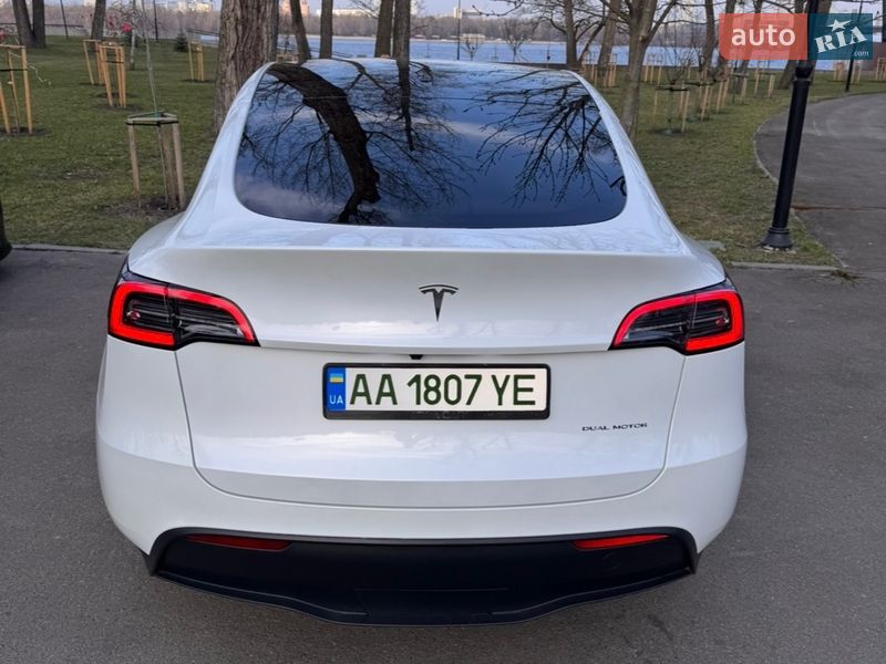 Tesla Model Y 2025 Tesla Model Y 2025