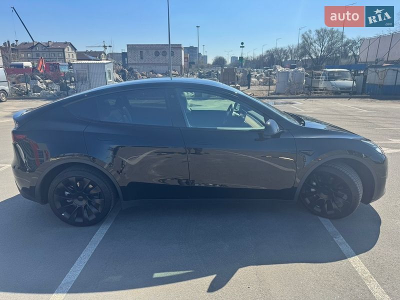 Внедорожник / Кроссовер Tesla Model Y 2022 в Киеве