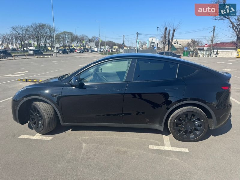 Внедорожник / Кроссовер Tesla Model Y 2022 в Киеве