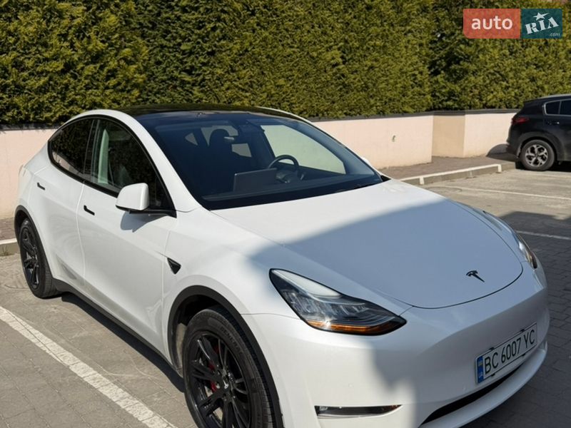 Tesla Model Y 2021