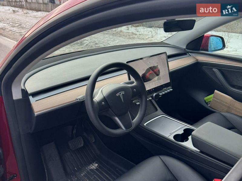 Позашляховик / Кросовер Tesla Model Y 2024 в Києві