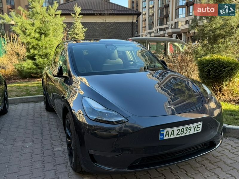 Внедорожник / Кроссовер Tesla Model Y 2024 в Киеве