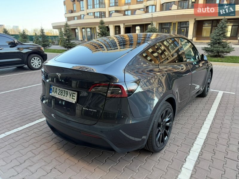 Внедорожник / Кроссовер Tesla Model Y 2024 в Киеве
